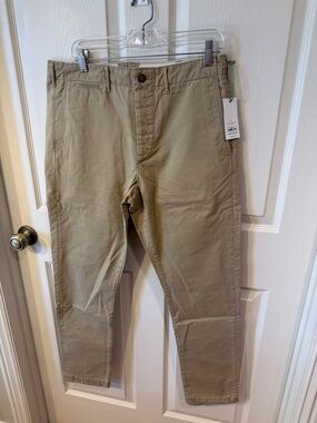 American Eagle AE77 Men's Tan Pants - Classic Straight Fit Sz 32/32.  NWT. Box13
